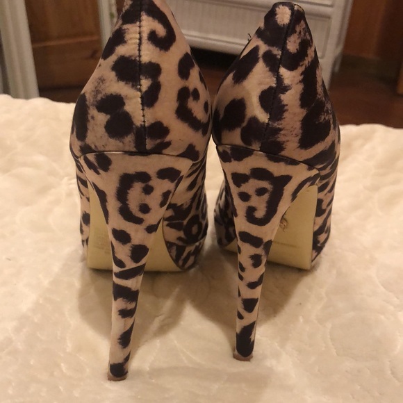 Victoria Secret Heels - Size 6B - $14 - Picture 4 of 9
